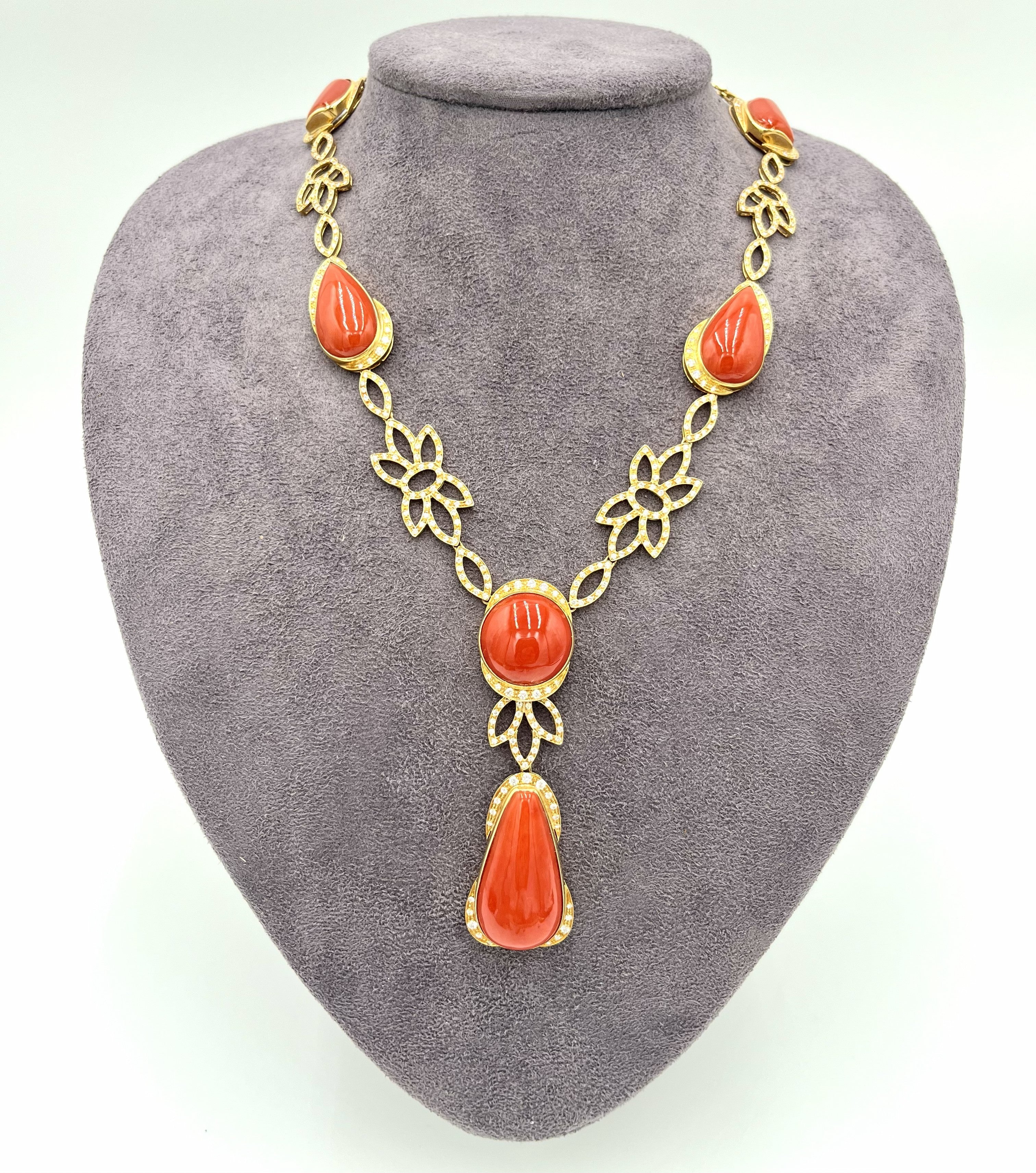 collana di corallo in oro 18kt e diamanti