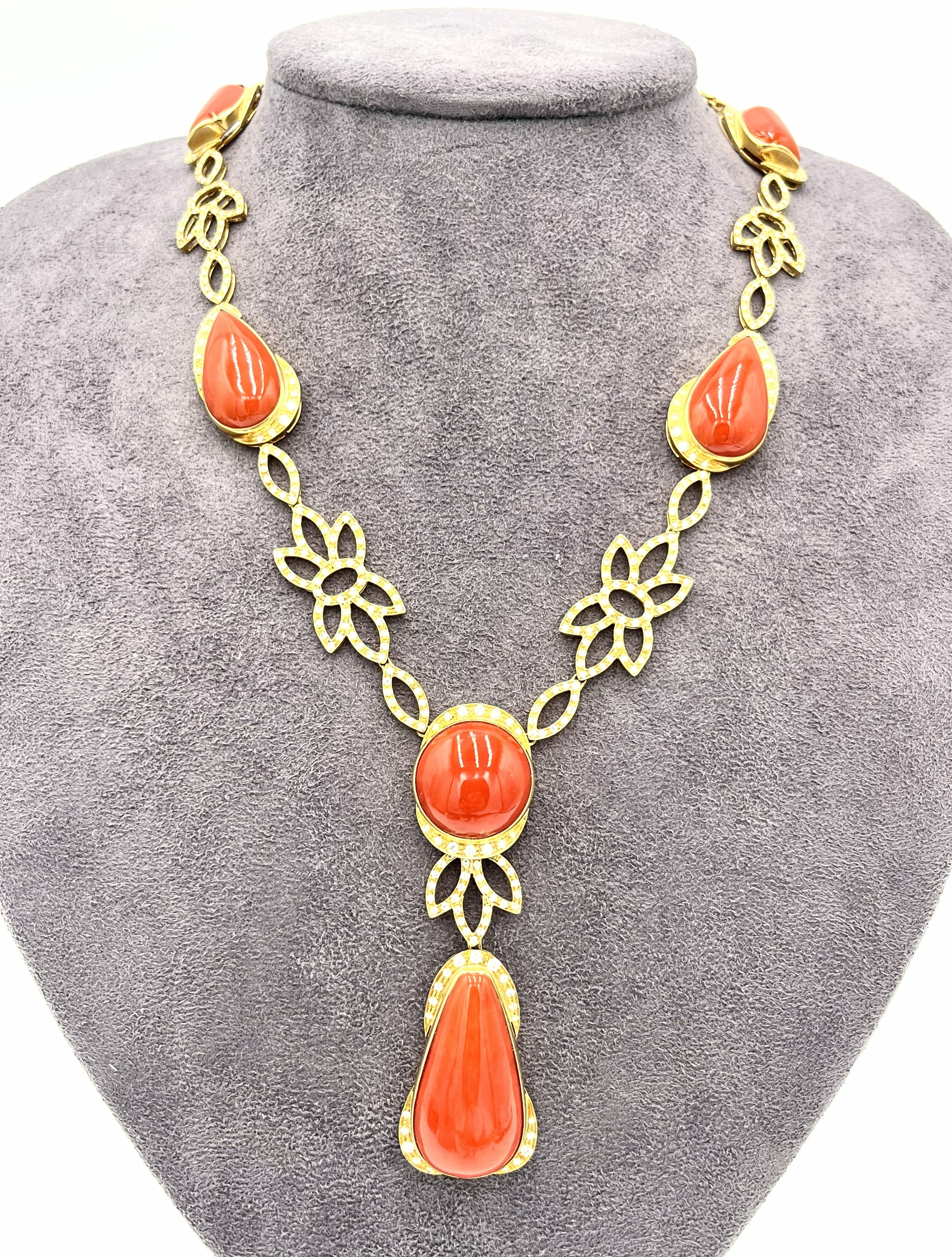 collana di corallo in oro 18kt e diamanti