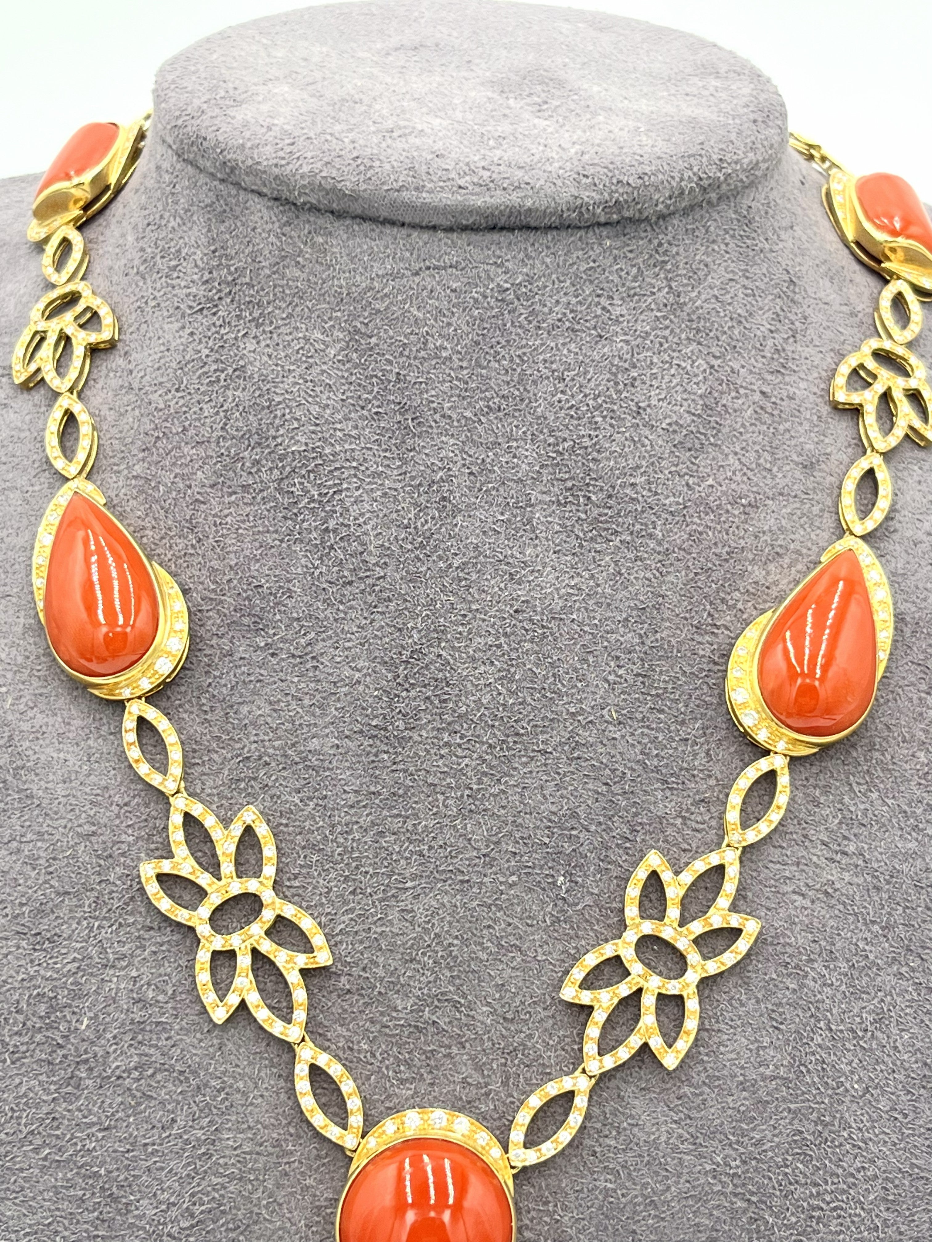 collana di corallo in oro 18kt e diamanti