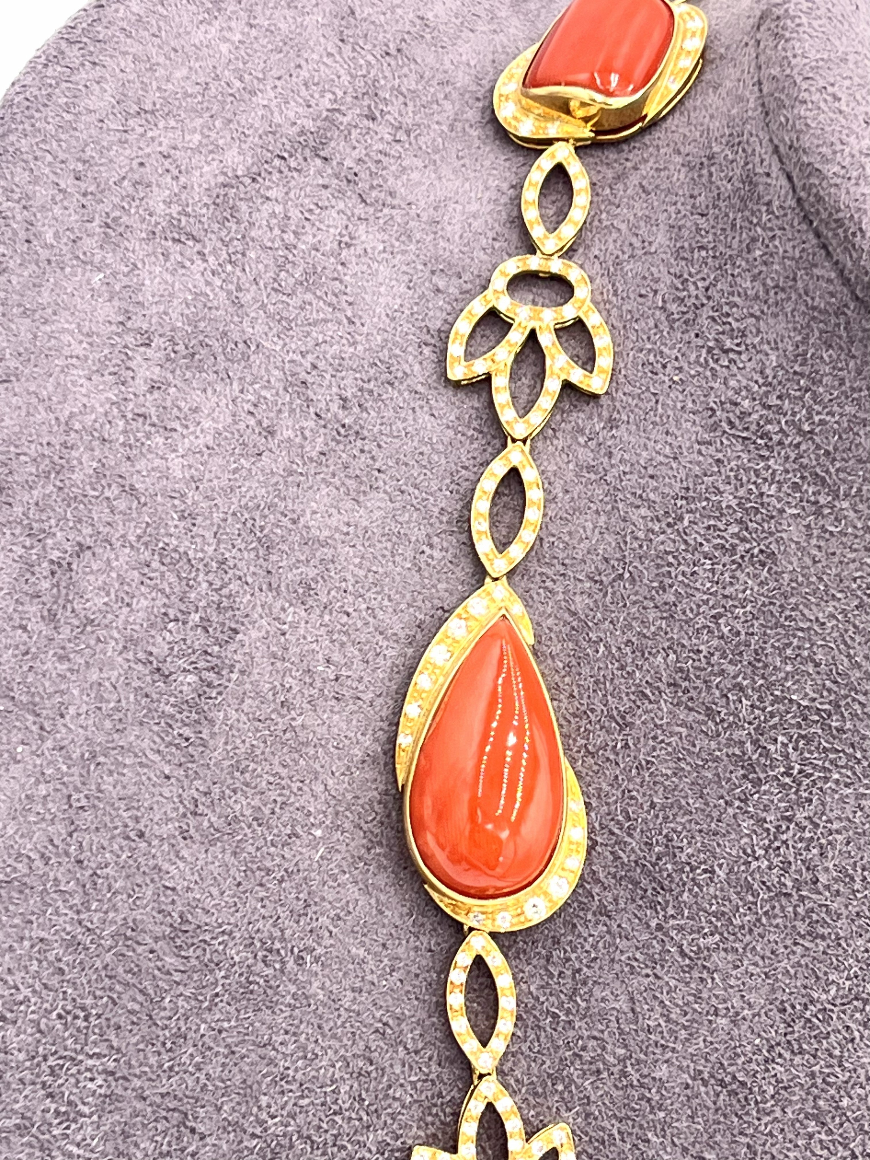 collana di corallo in oro 18kt e diamanti