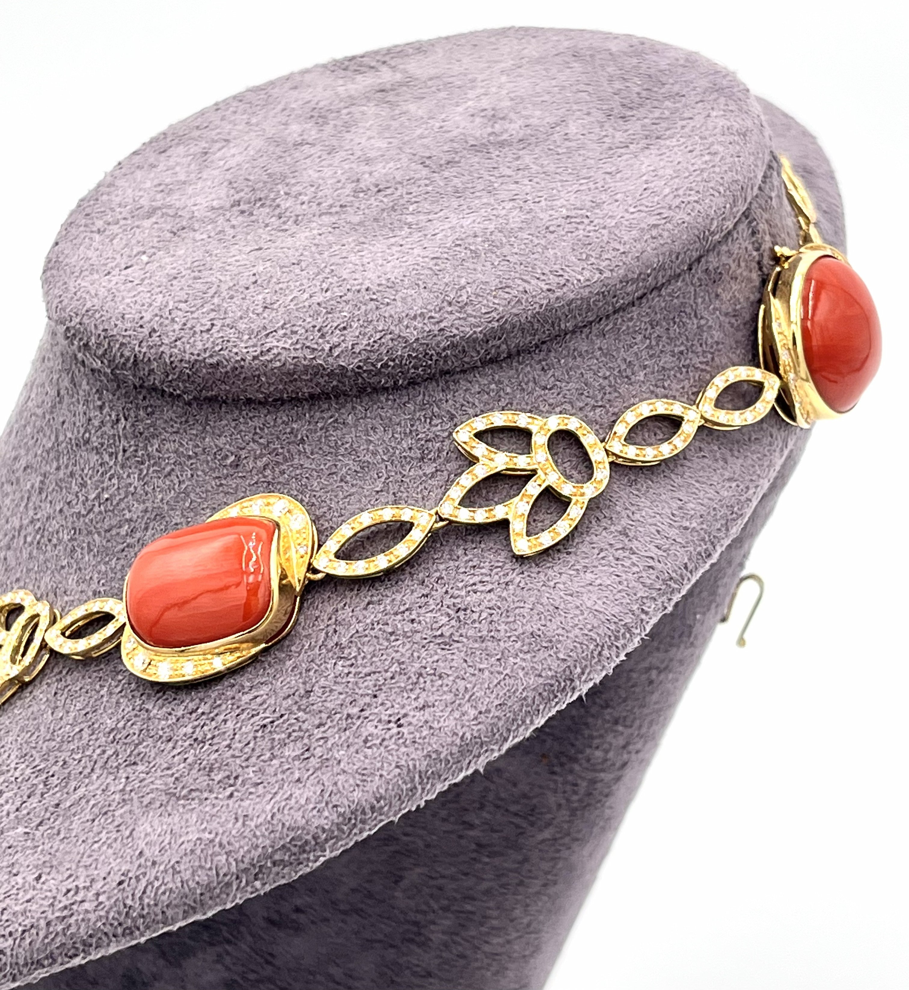 collana di corallo in oro 18kt e diamanti