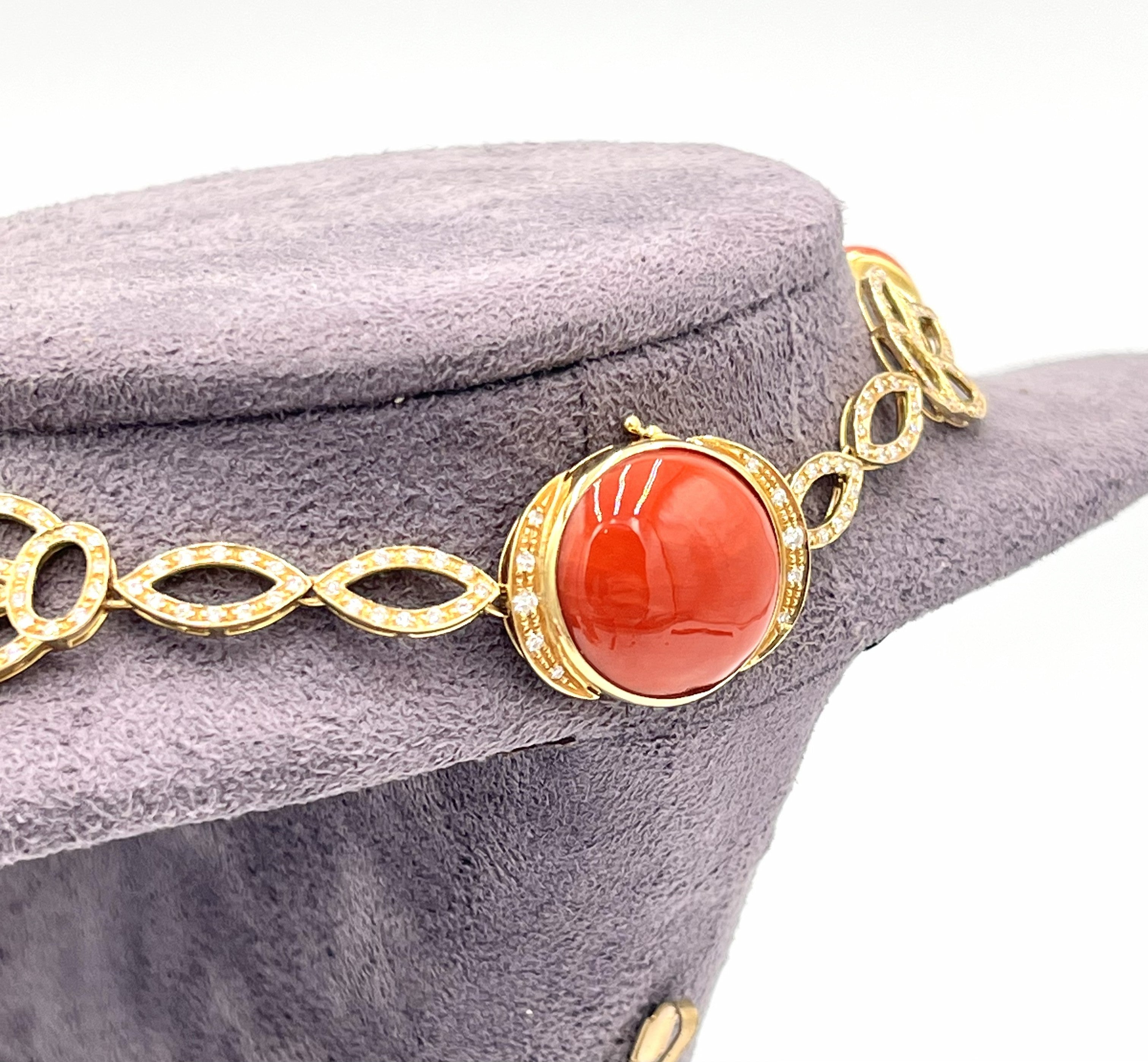 collana di corallo in oro 18kt e diamanti