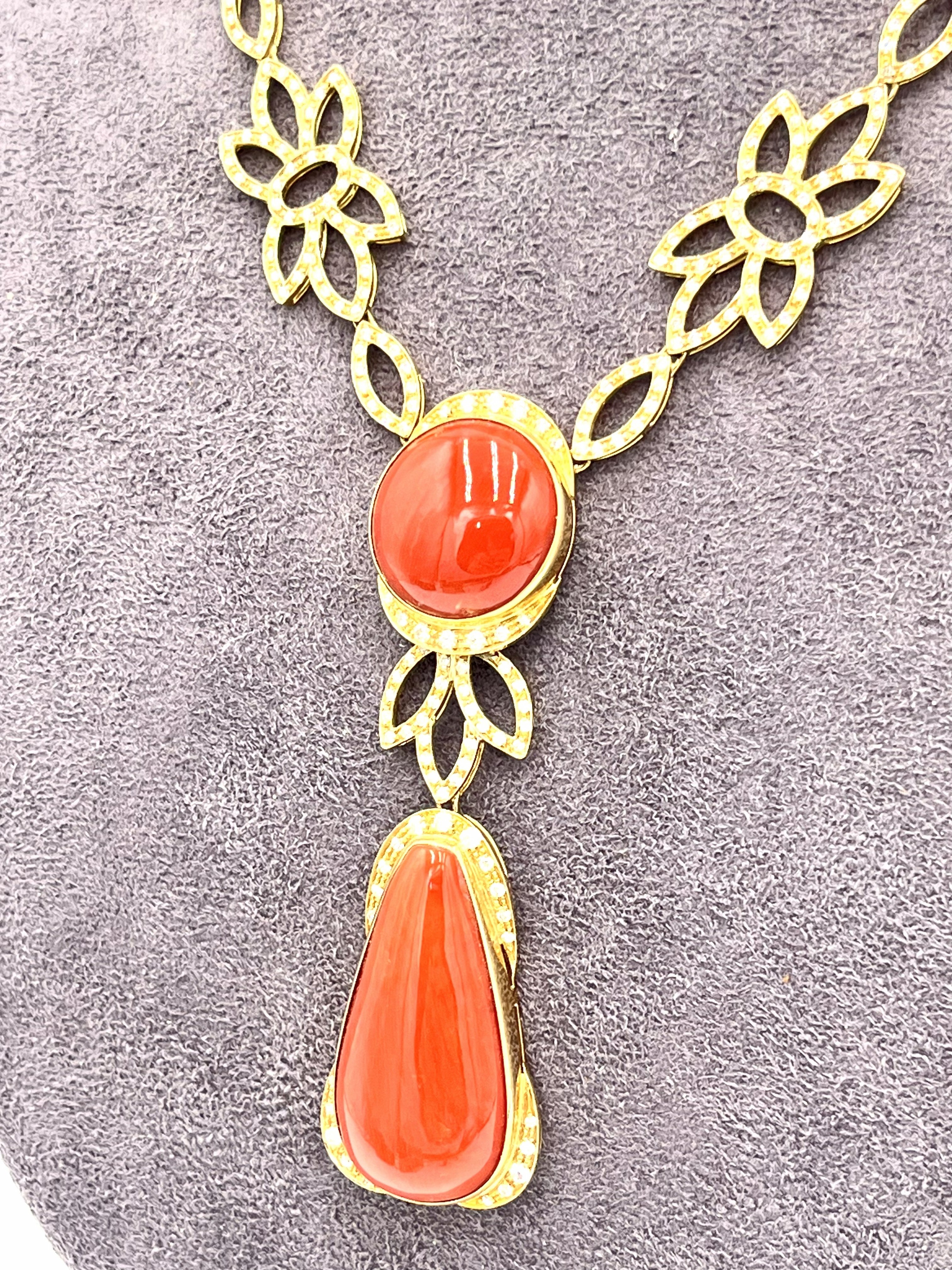 collana di corallo in oro 18kt e diamanti