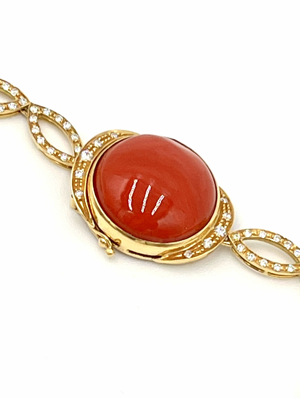 collana di corallo in oro 18kt e diamanti
