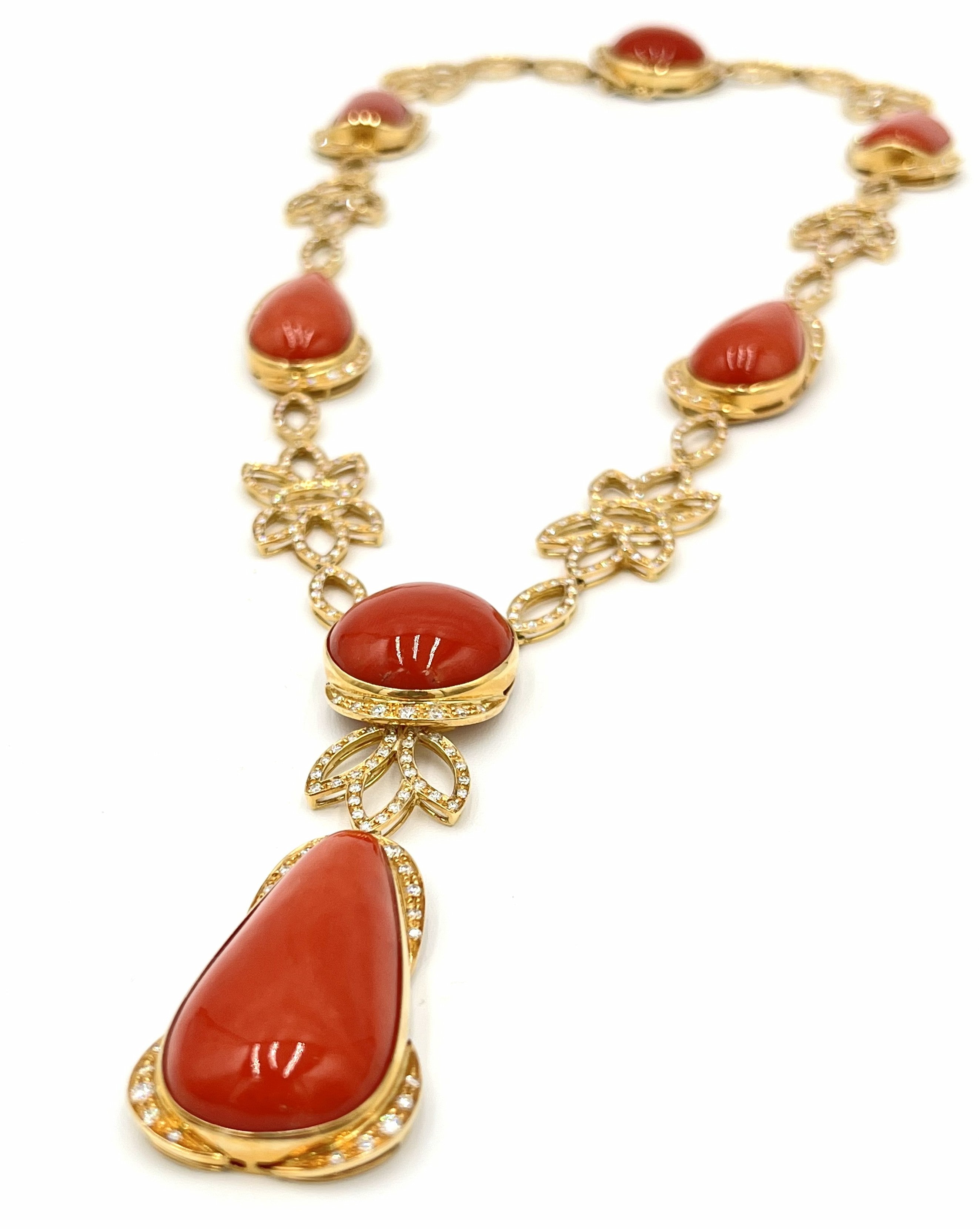 collana di corallo in oro 18kt e diamanti